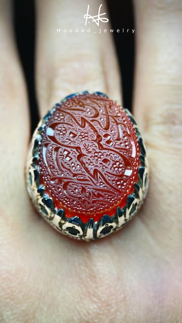 یا کاشف الکرب عن وجه الحسین اکشف کربی بحق اخیک الحسین