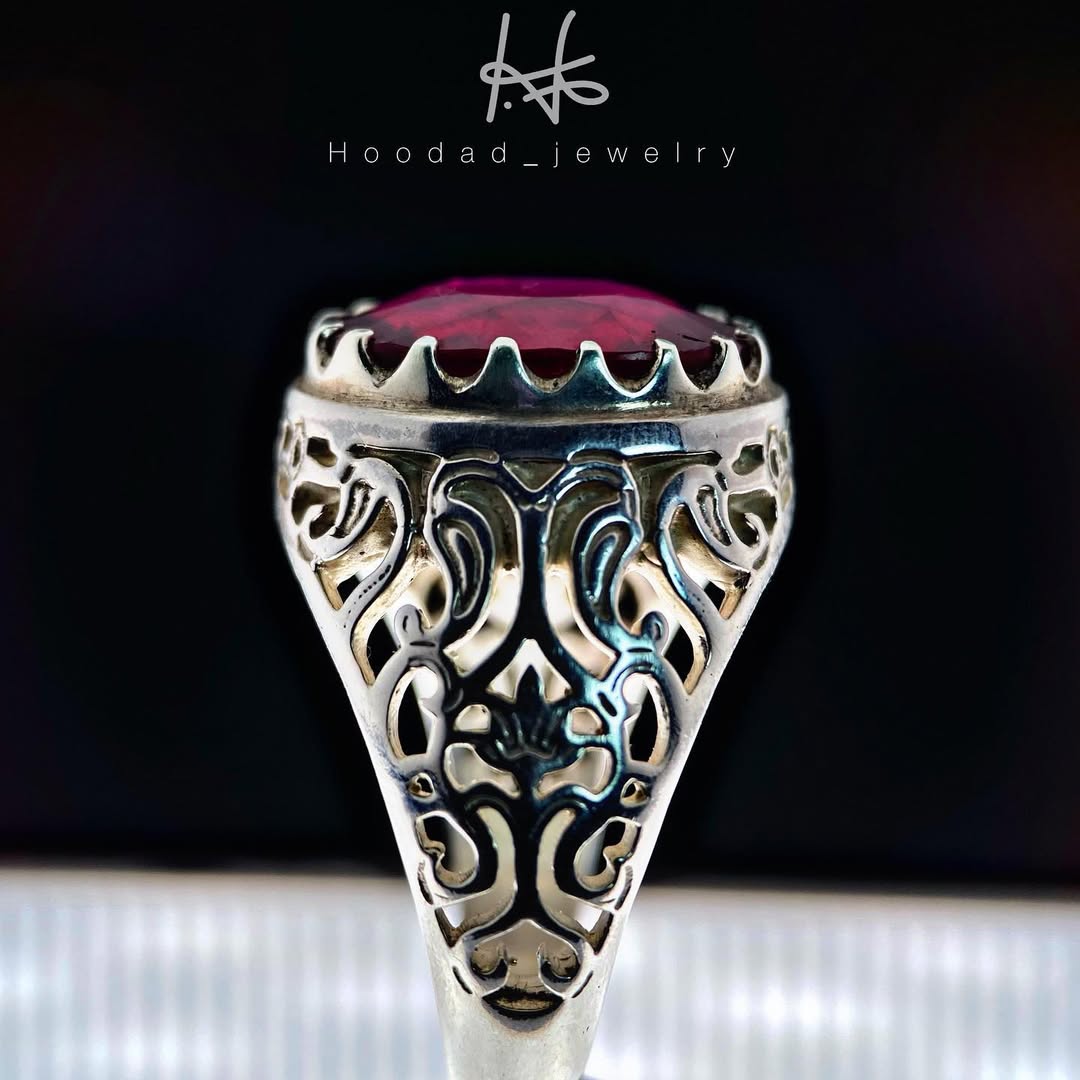 یاقوت خوش رنگ بینظیر آفریقایی