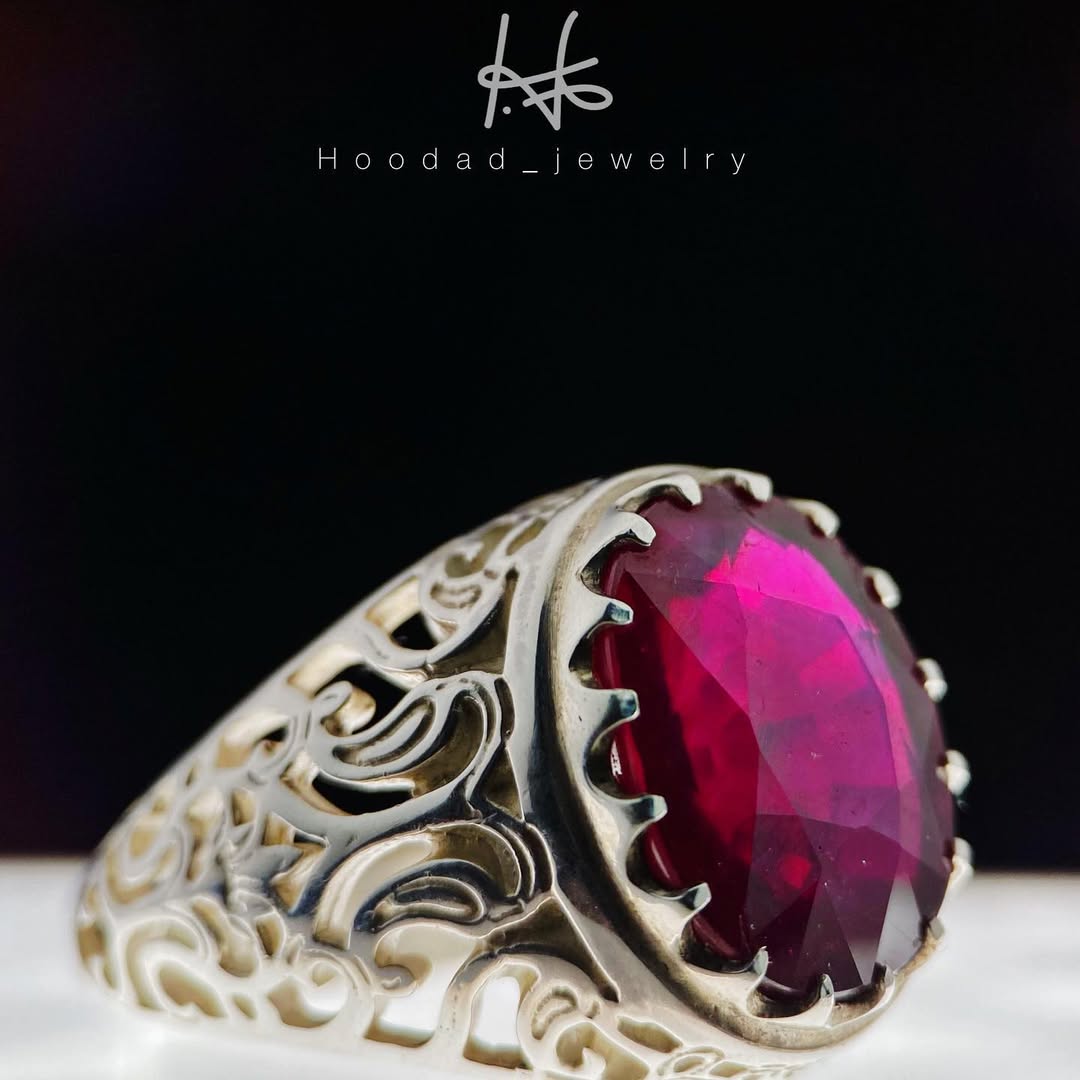 یاقوت خوش رنگ بینظیر آفریقایی