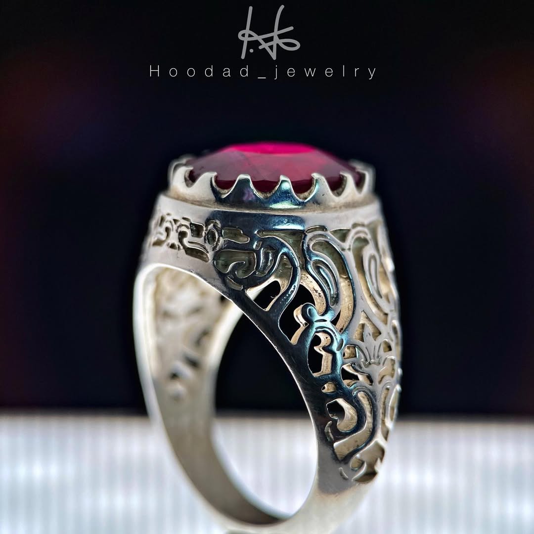 یاقوت خوش رنگ بینظیر آفریقایی